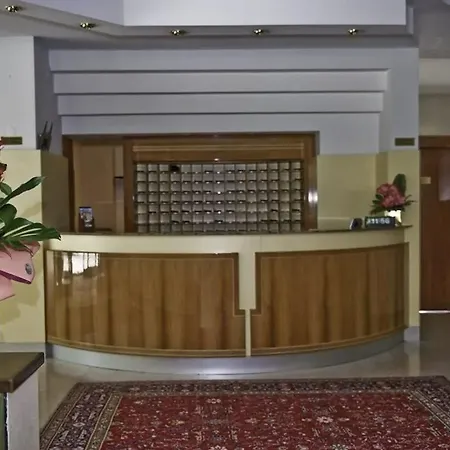阿尔巴特罗斯酒店 酒店
