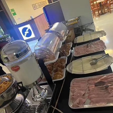 阿尔巴特罗斯酒店