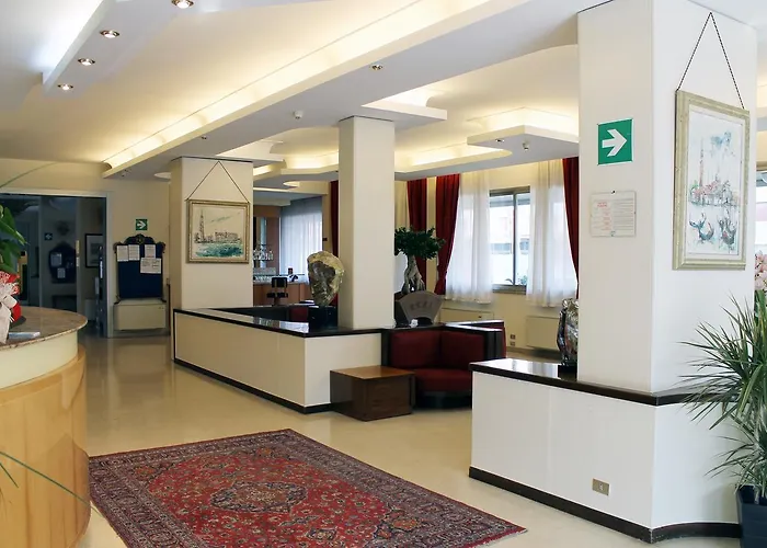 Albatros Местре